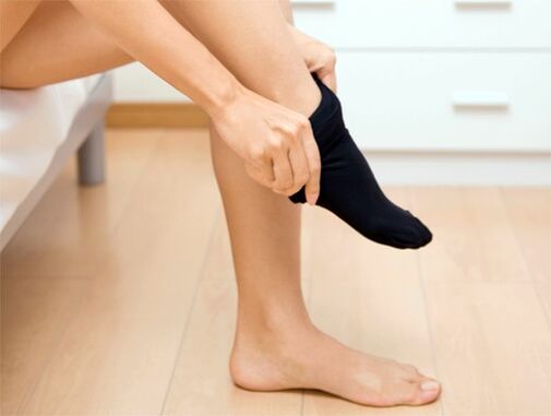 καθαρές κάλτσες στη θεραπεία του μύκητα στο δέρμα των ποδιών